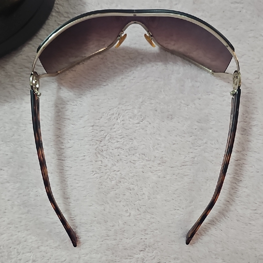 Michael Kors Black Sunglasses with Case. Michael Kors Verona (M2475S).  - Picture 5 of 12